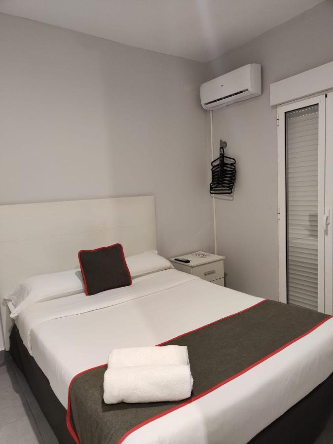 Hostal Jireh อาลิกันเต ภายนอก รูปภาพ