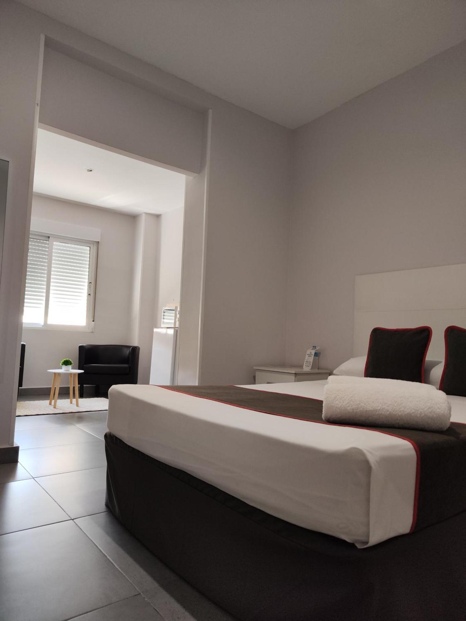 Hostal Jireh อาลิกันเต ภายนอก รูปภาพ